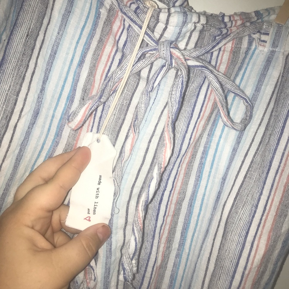 Super cute white linen pants with colorful stripes!